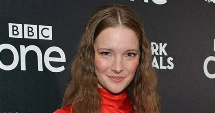 Morfydd Clark Height, Weight, Measurements, Bra Size, Shoe Size